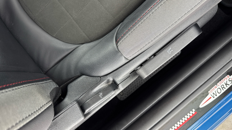 MINI Hatchback 1.5 Cooper Sport Premium 3dr Auto Petrol Hatchback